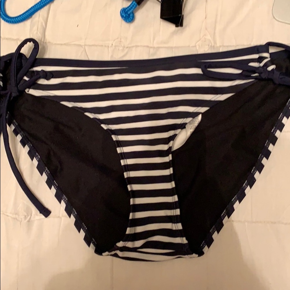 🎖striped bikini bottoms 3FOR$35